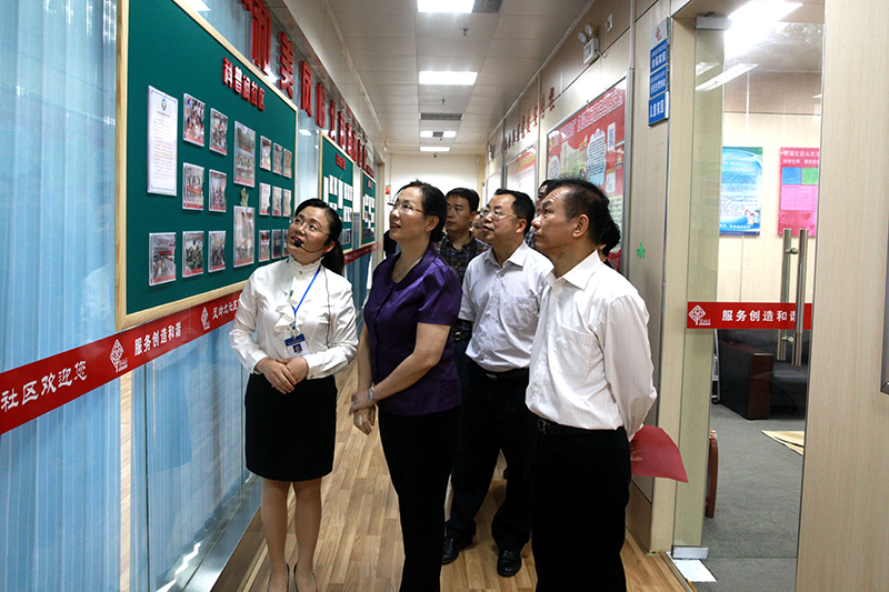 自治区人大教科文卫委赴部分设区市
开展《广西壮族自治区社会科学普及条例（草案）》立法调研
