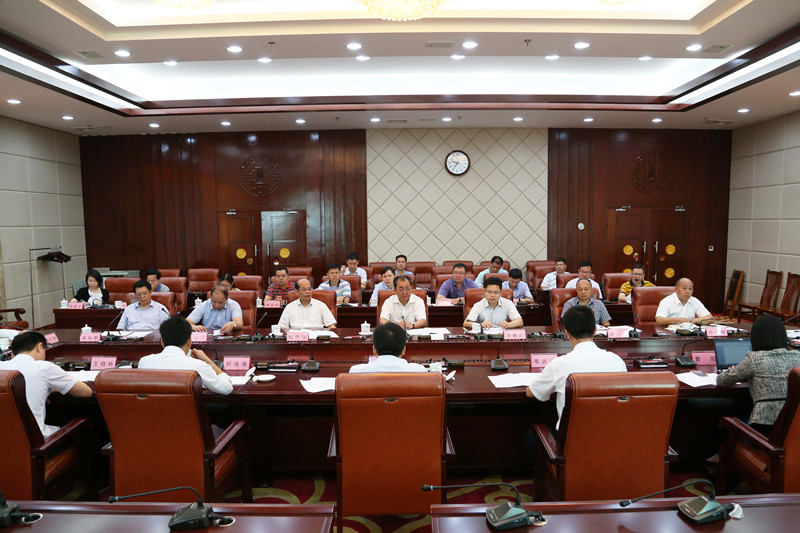 全国人大调研组在邕召开立法调研座谈会
